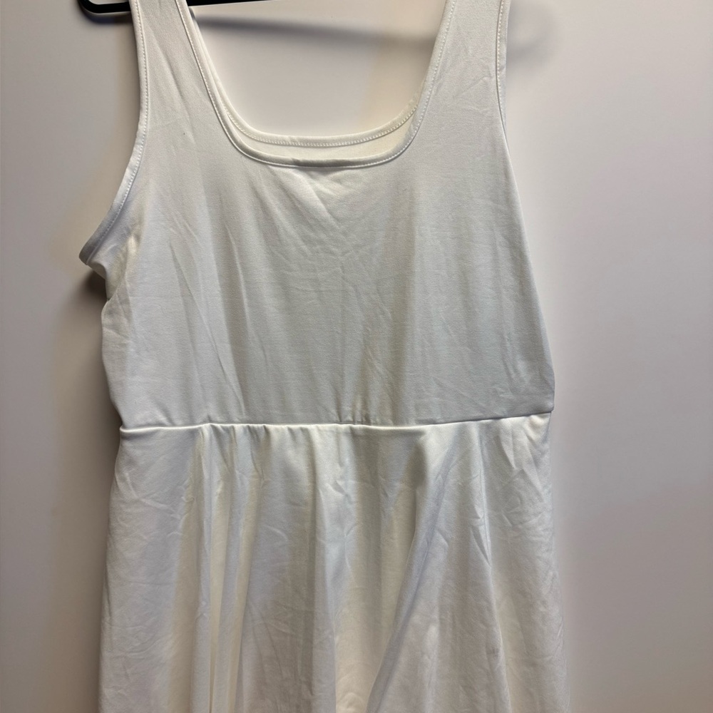 White Sleeveless tennis‎ skort